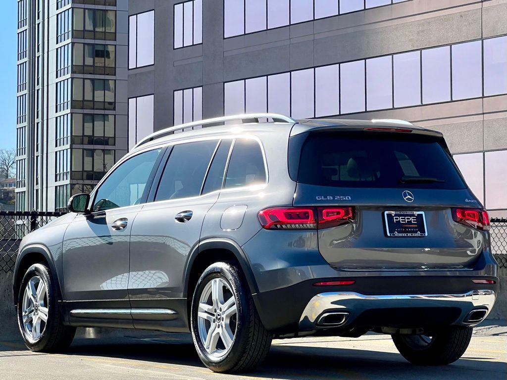 used 2022 Mercedes-Benz GLB 250 car, priced at $27,690