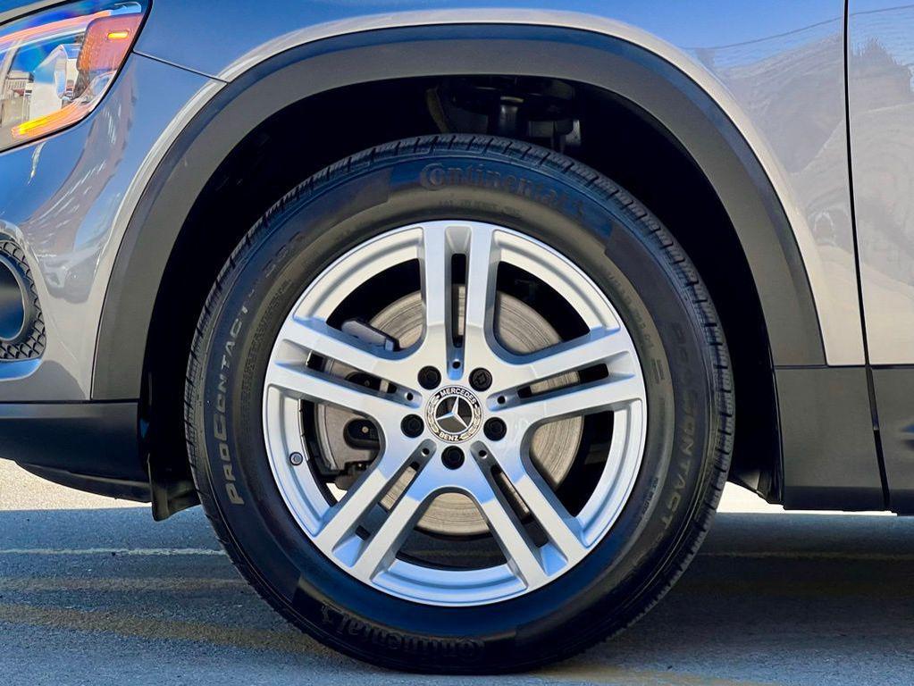 used 2022 Mercedes-Benz GLB 250 car, priced at $27,690