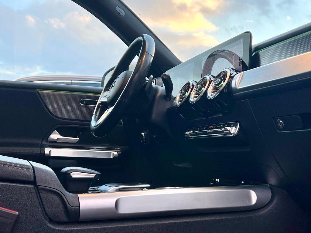 used 2022 Mercedes-Benz GLB 250 car, priced at $27,945