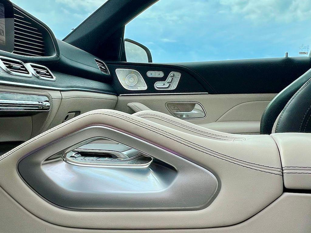 Mercedes-Benz GLE view 23