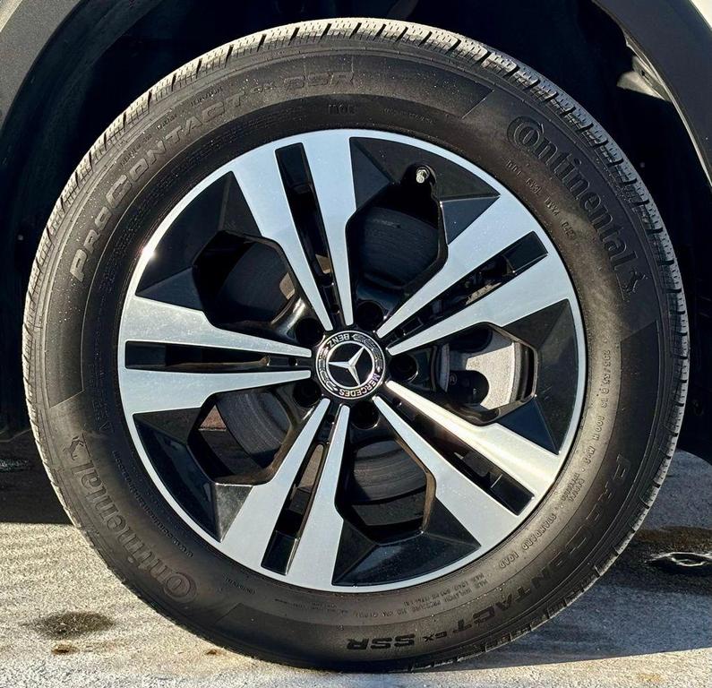 used 2025 Mercedes-Benz GLB 250 car, priced at $40,945