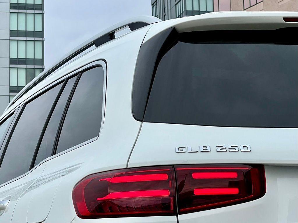 used 2025 Mercedes-Benz GLB 250 car, priced at $39,345