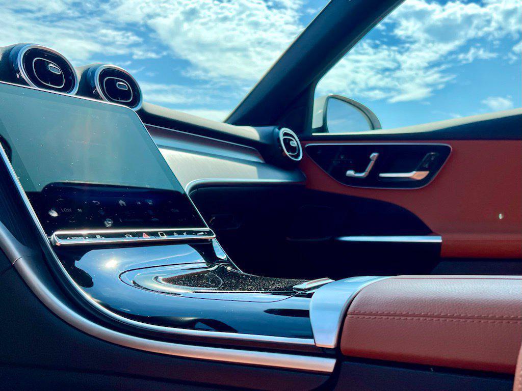 Mercedes-Benz C-Class view 12