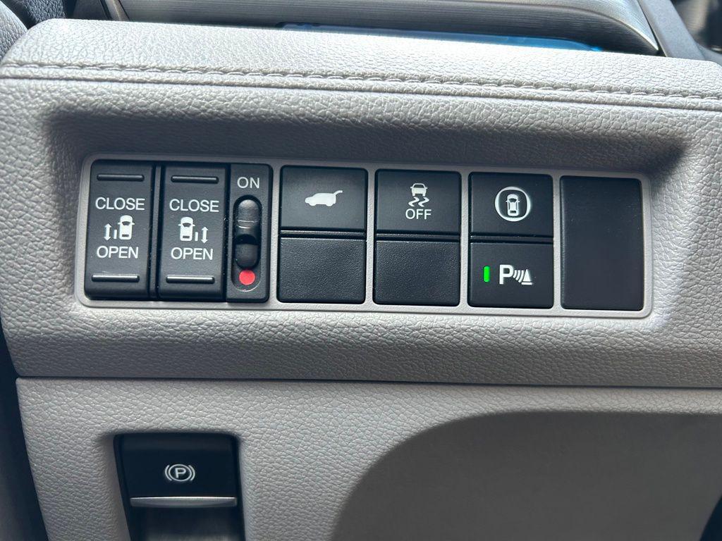 used 2021 Honda Odyssey car, priced at $27,900