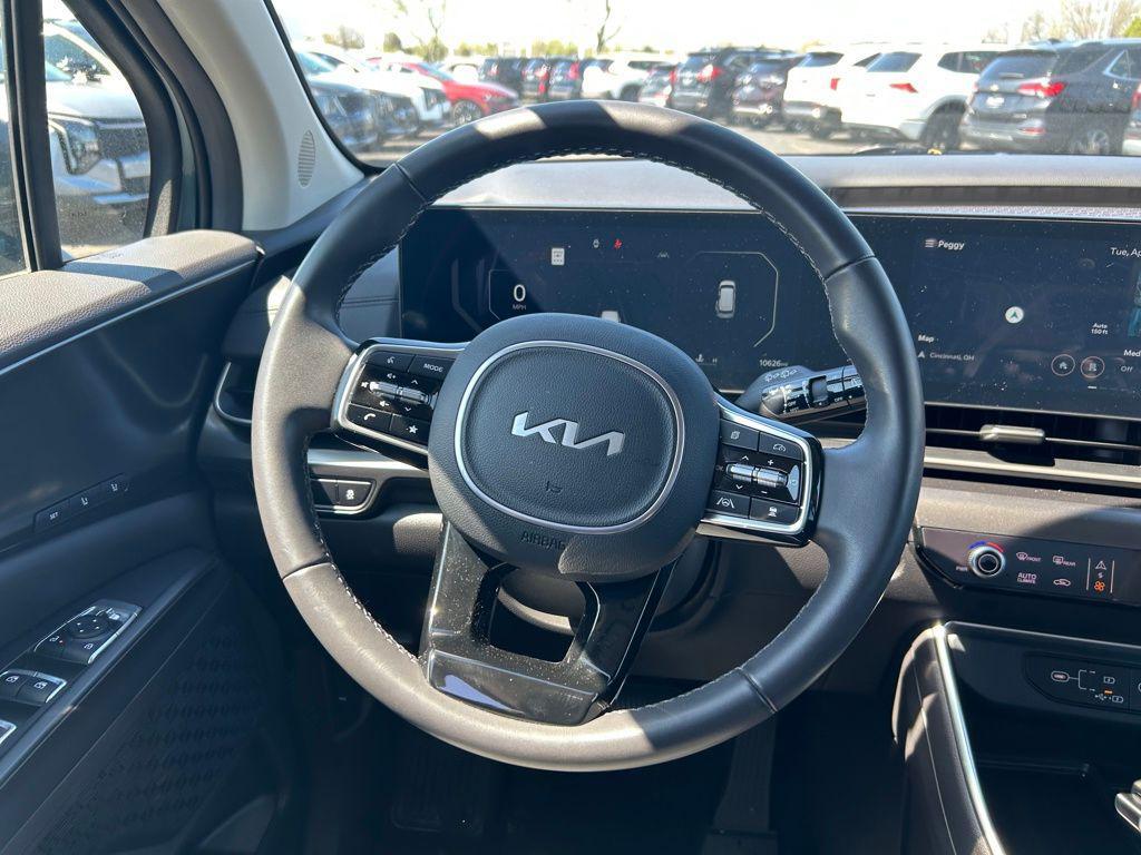 used 2025 Kia Carnival car, priced at $44,000