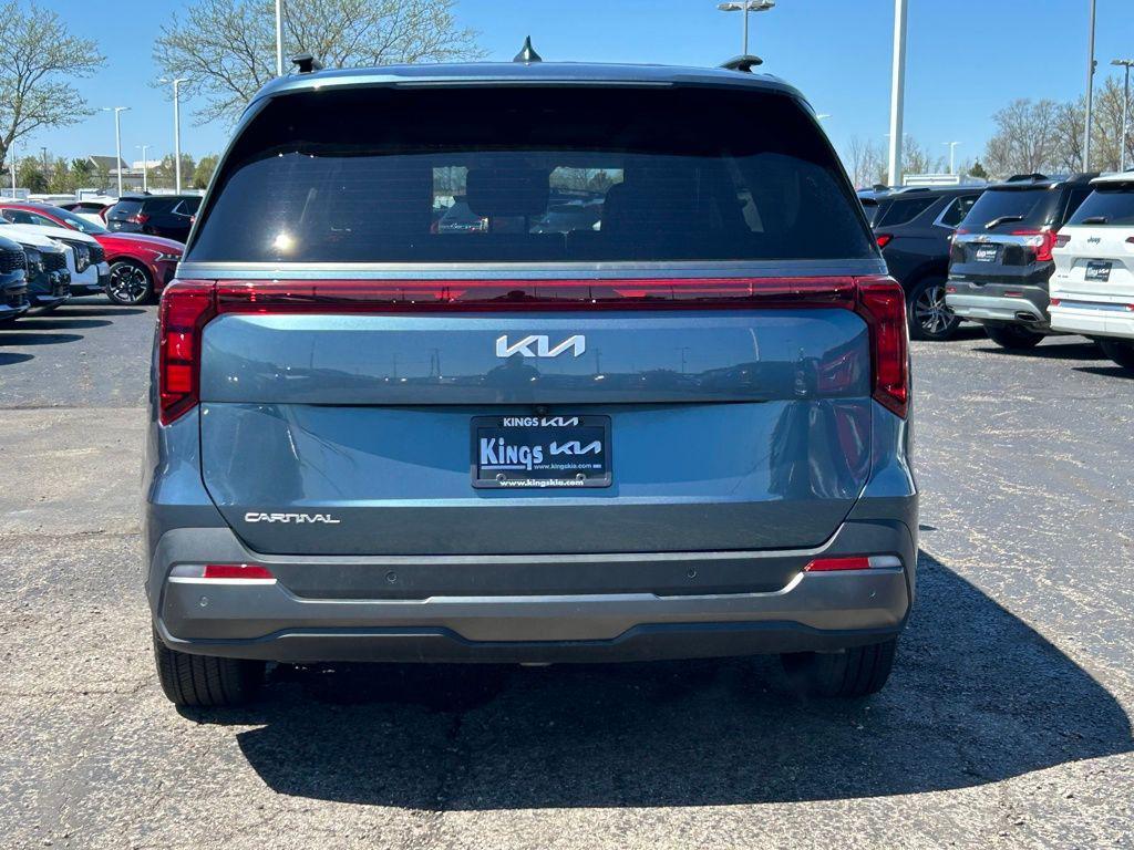used 2025 Kia Carnival car, priced at $44,000