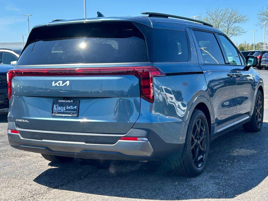 used 2025 Kia Carnival car, priced at $44,000