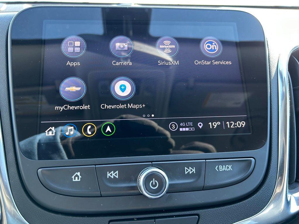 used 2022 Chevrolet Equinox car, priced at $19,400