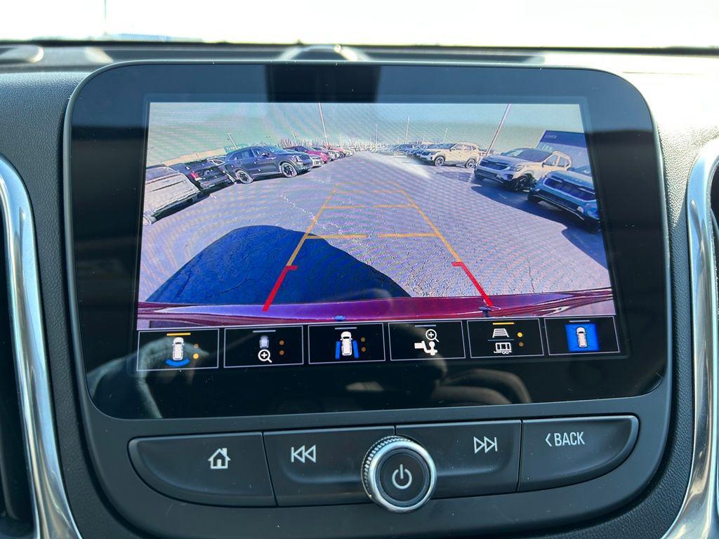 used 2022 Chevrolet Equinox car, priced at $19,400