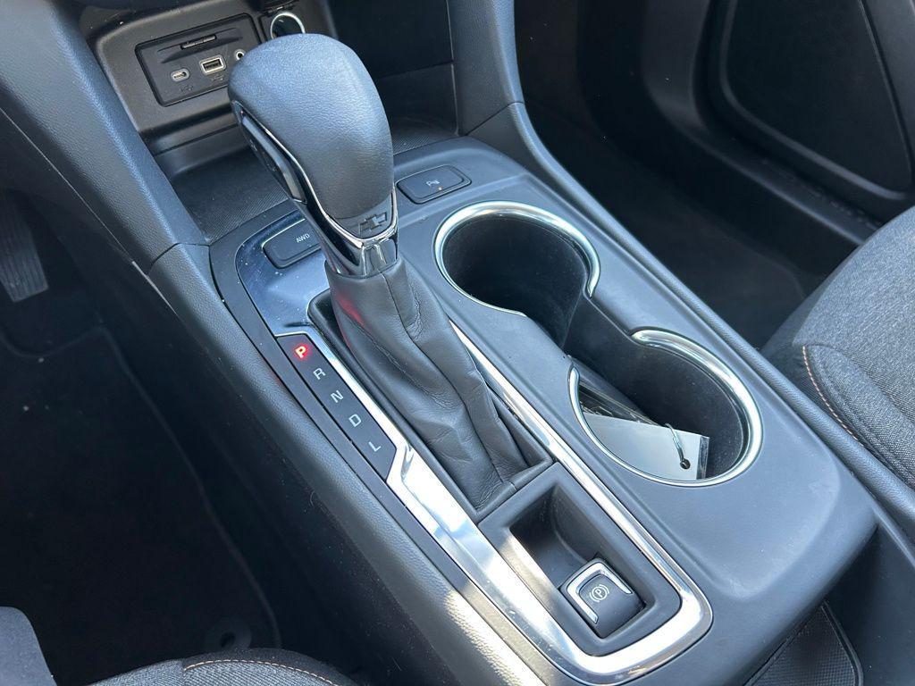 used 2022 Chevrolet Equinox car, priced at $19,400