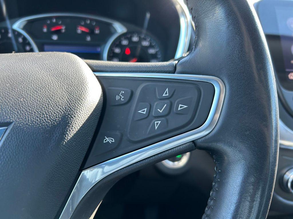 used 2022 Chevrolet Equinox car, priced at $19,400