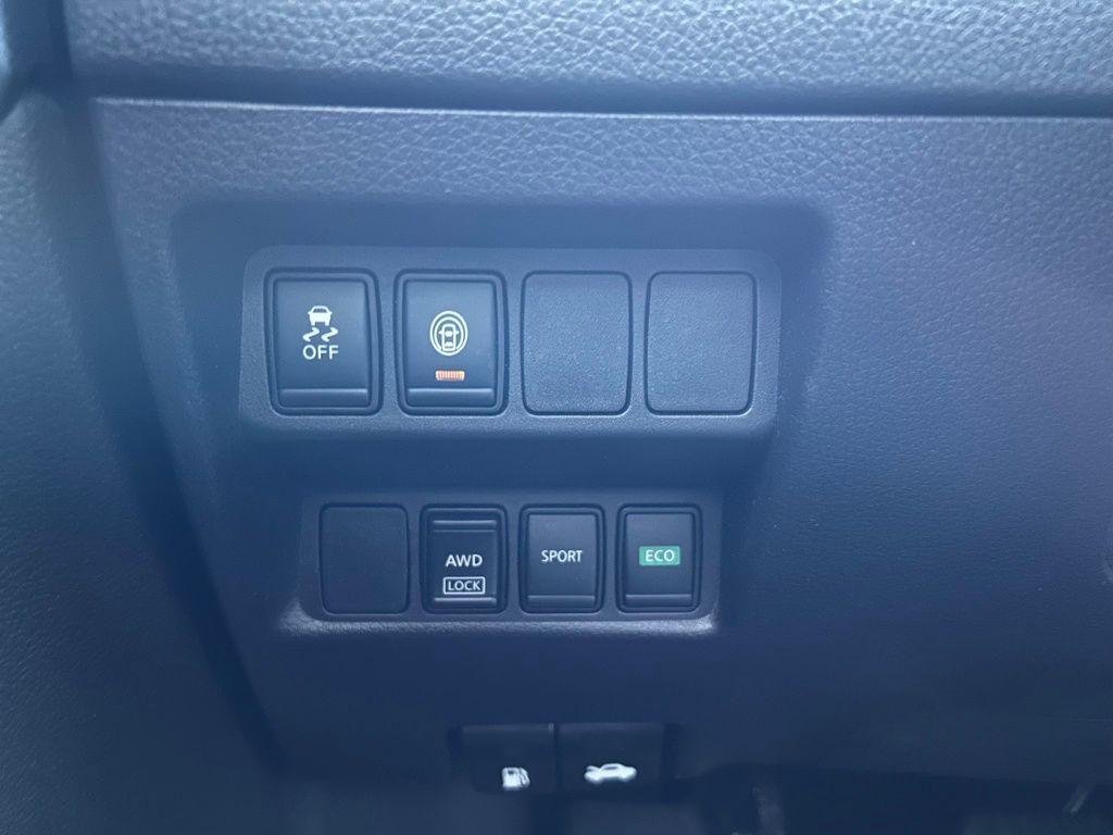 used 2022 Nissan Rogue Sport car, priced at $18,000