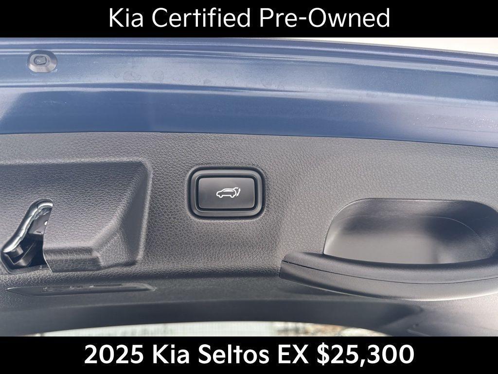 used 2025 Kia Seltos car, priced at $25,300