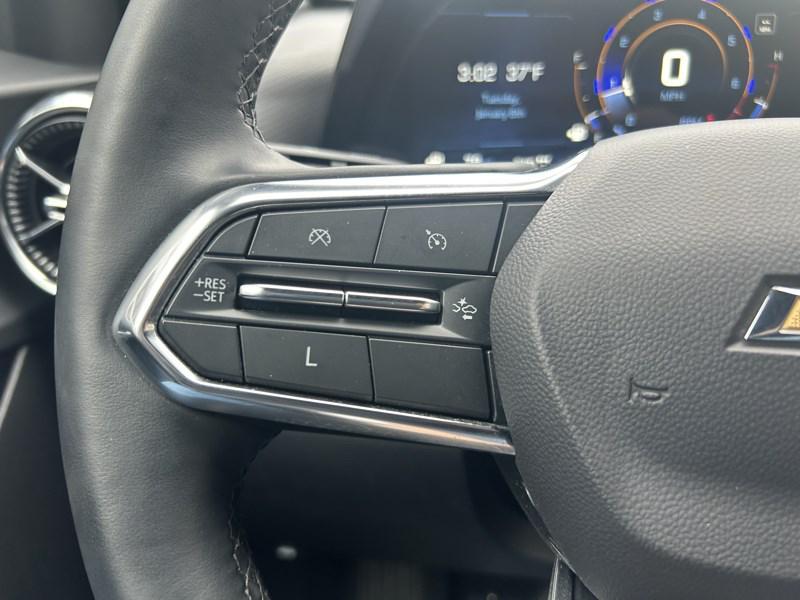 used 2025 Chevrolet Equinox car, priced at $26,990