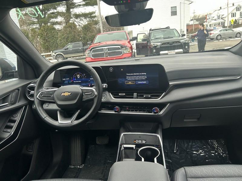 used 2025 Chevrolet Equinox car, priced at $26,990