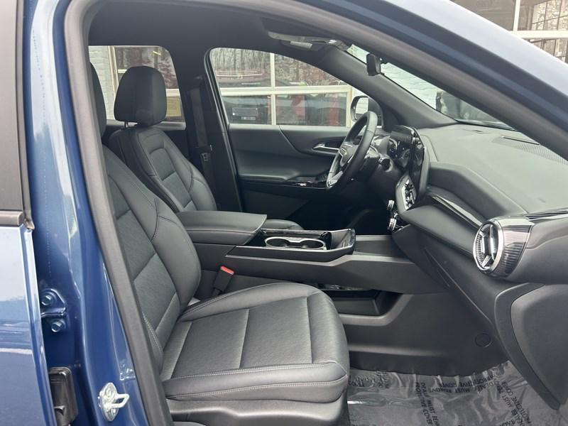 used 2025 Chevrolet Equinox car, priced at $26,990