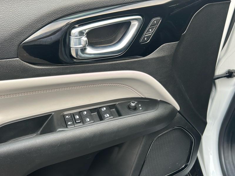 used 2022 Jeep Compass car, priced at $21,990