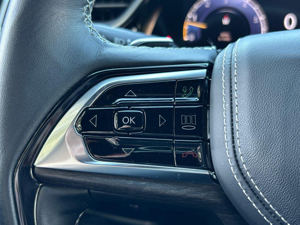 used 2022 Jeep Grand Cherokee car, priced at $31,900