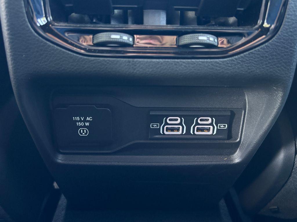 used 2022 Jeep Grand Cherokee car, priced at $31,900