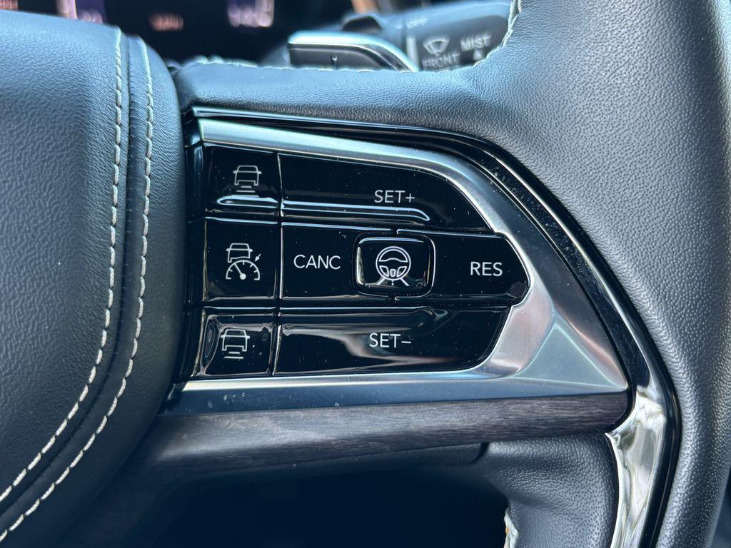 used 2022 Jeep Grand Cherokee car, priced at $31,900