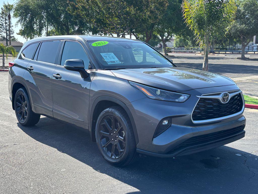 used 2023 Toyota Highlander car, priced at $32,900