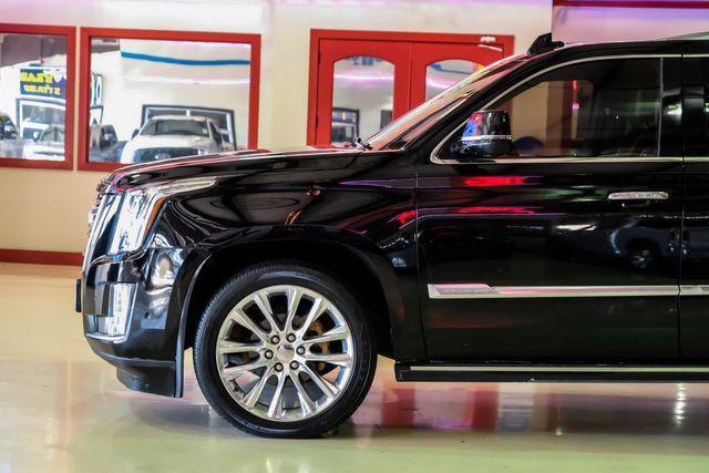 used 2018 Cadillac Escalade ESV car, priced at $25,800