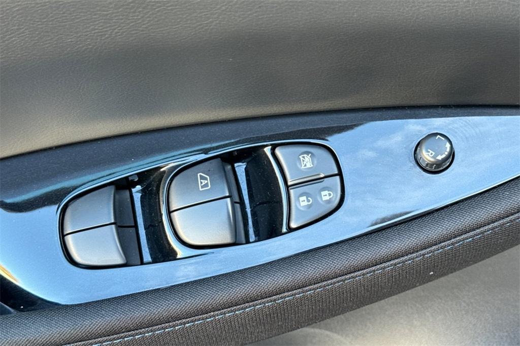 used 2020 Nissan Leaf car, priced at $12,495