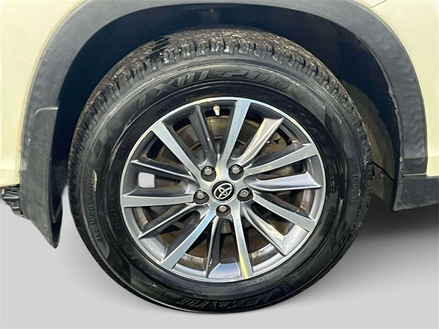 used 2019 Toyota Highlander car, priced at $25,995
