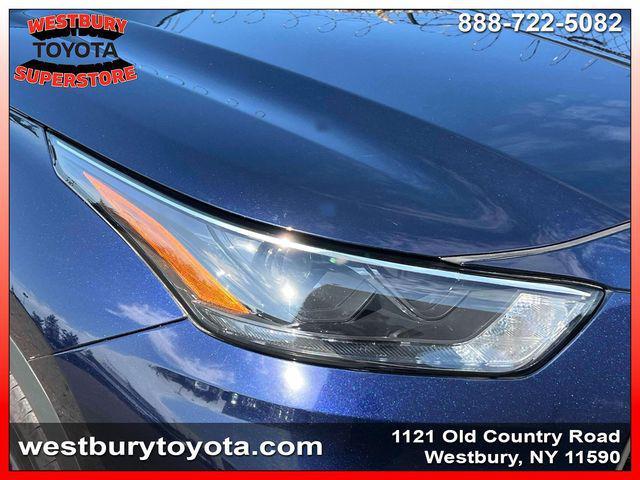 used 2023 Toyota Highlander car, priced at $36,874