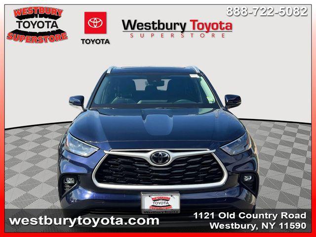 used 2023 Toyota Highlander car, priced at $36,874