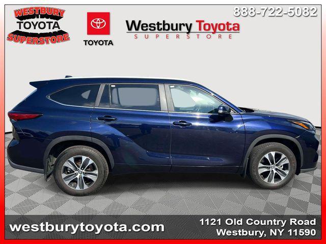 used 2023 Toyota Highlander car, priced at $36,874