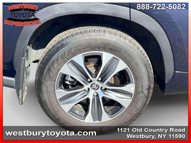 used 2023 Toyota Highlander car, priced at $36,874