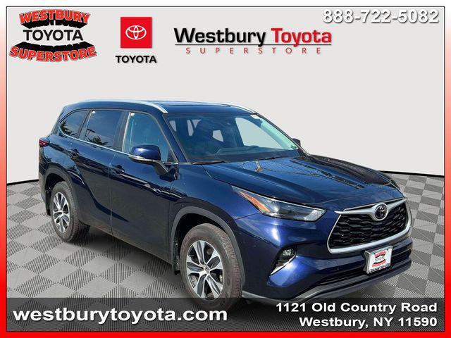 used 2023 Toyota Highlander car, priced at $36,874