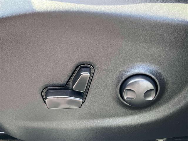 used 2022 Jeep Cherokee car, priced at $18,995