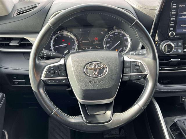 used 2022 Toyota Highlander car, priced at $29,595