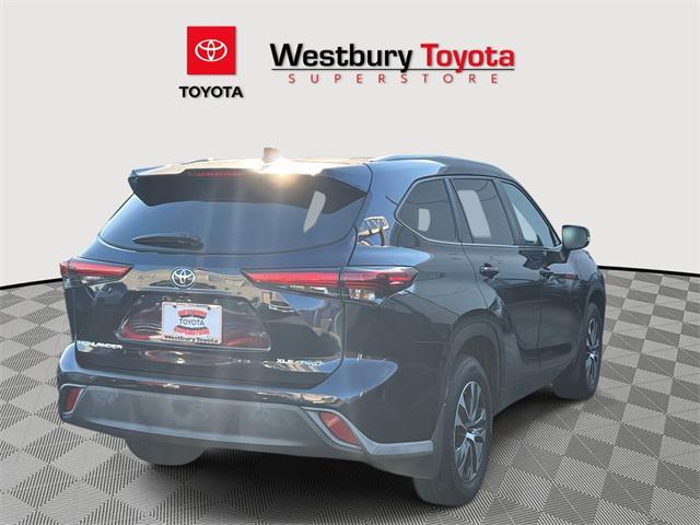 used 2023 Toyota Highlander car, priced at $34,695