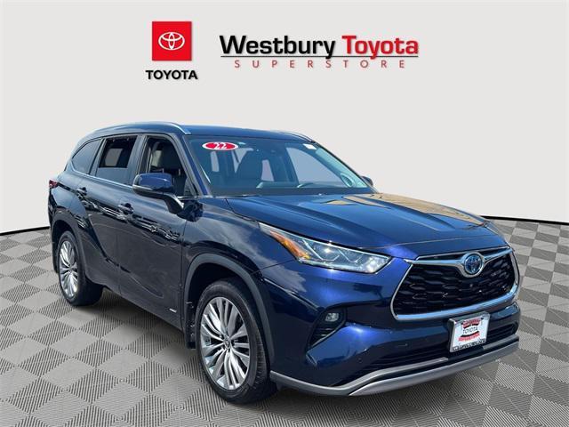 used 2022 Toyota Highlander Hybrid car, priced at $44,995