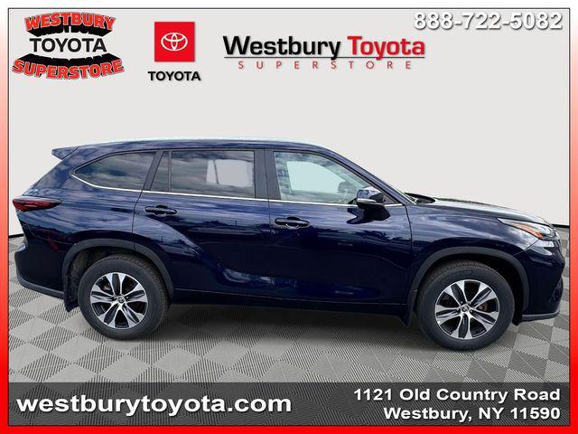 used 2025 Toyota Highlander car, priced at $46,170