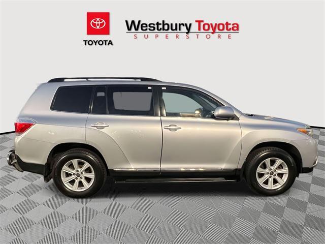 used 2012 Toyota Highlander car, priced at $13,995