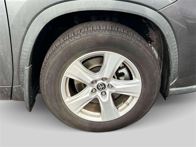 used 2021 Toyota Highlander car, priced at $26,895
