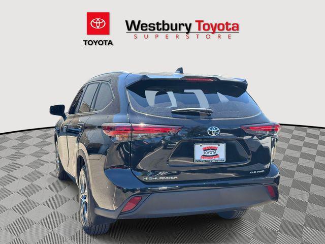 used 2025 Toyota Highlander car, priced at $47,770