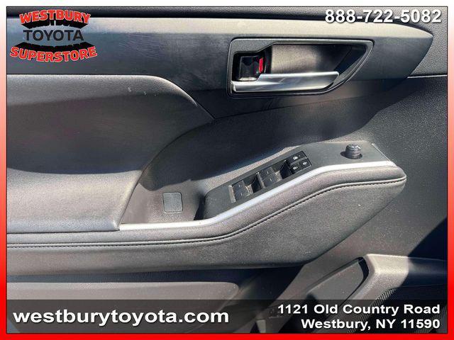 used 2024 Toyota Highlander car, priced at $39,870