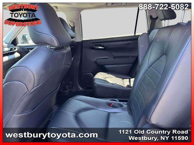 used 2024 Toyota Highlander car, priced at $39,870
