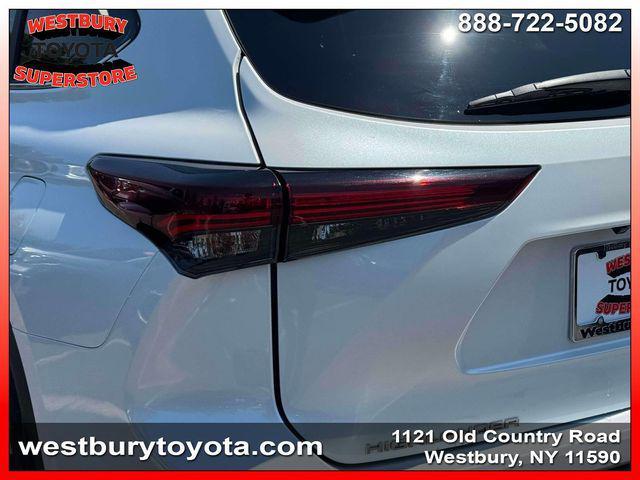 used 2024 Toyota Highlander car, priced at $39,870
