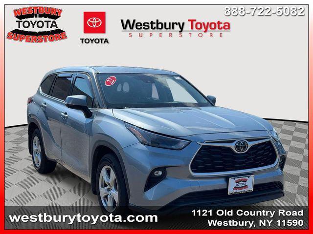 used 2022 Toyota Highlander car, priced at $35,170