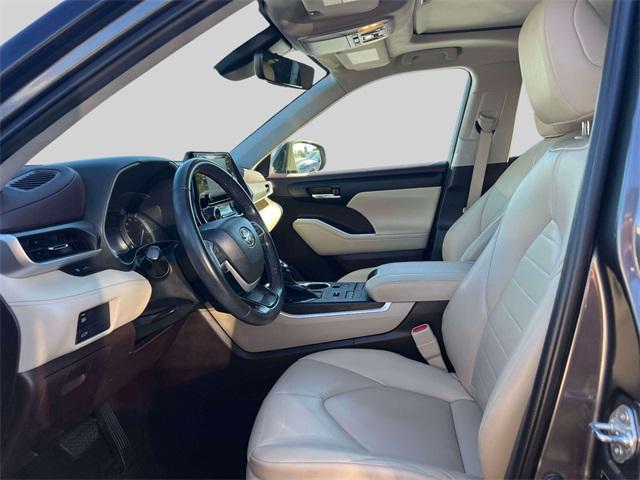 used 2022 Toyota Highlander car, priced at $32,495