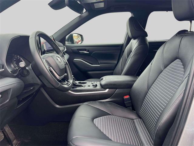 used 2024 Toyota Highlander car, priced at $42,995