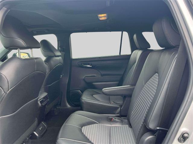 used 2024 Toyota Highlander car, priced at $42,995