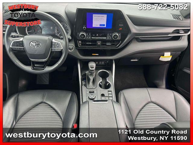 used 2024 Toyota Highlander car, priced at $49,995