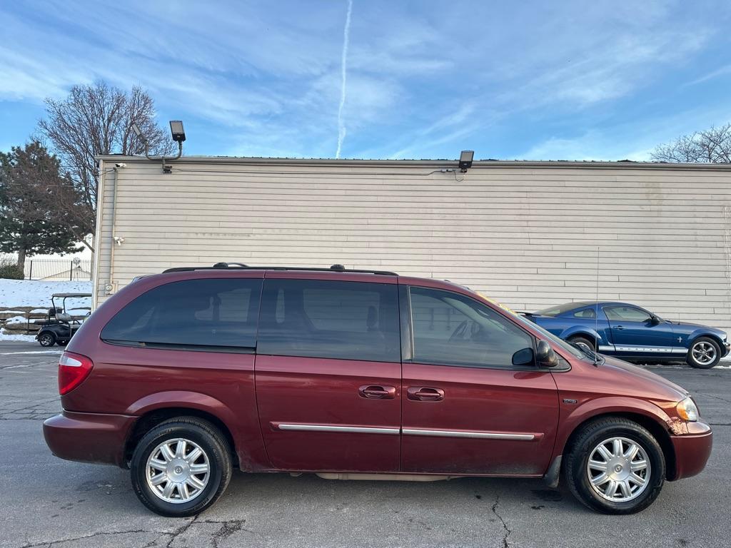 used 2007 Chrysler Town & Country car, priced at $2,995